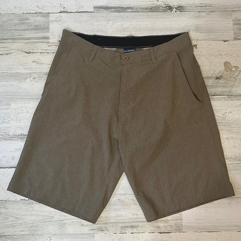 #S64- mens shorts size 36 US. APPAREL